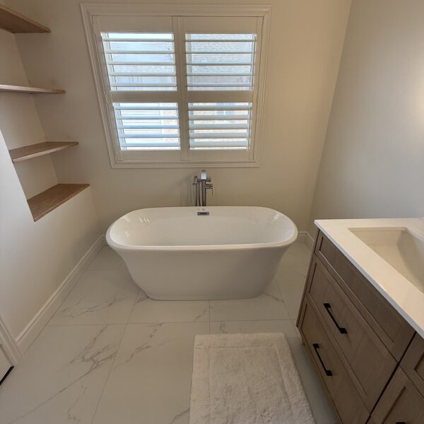 Modern Spa 4-Piece Bathroom